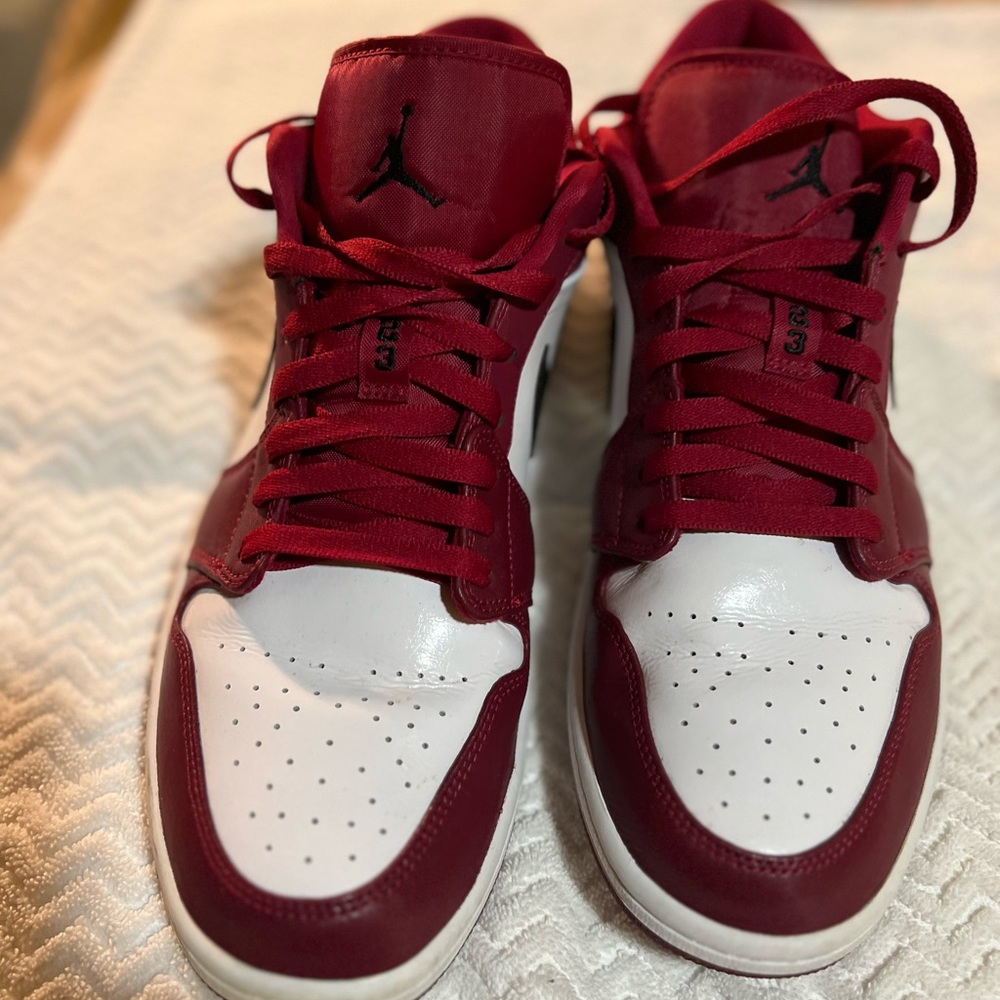 Jordan 1s lows, like new